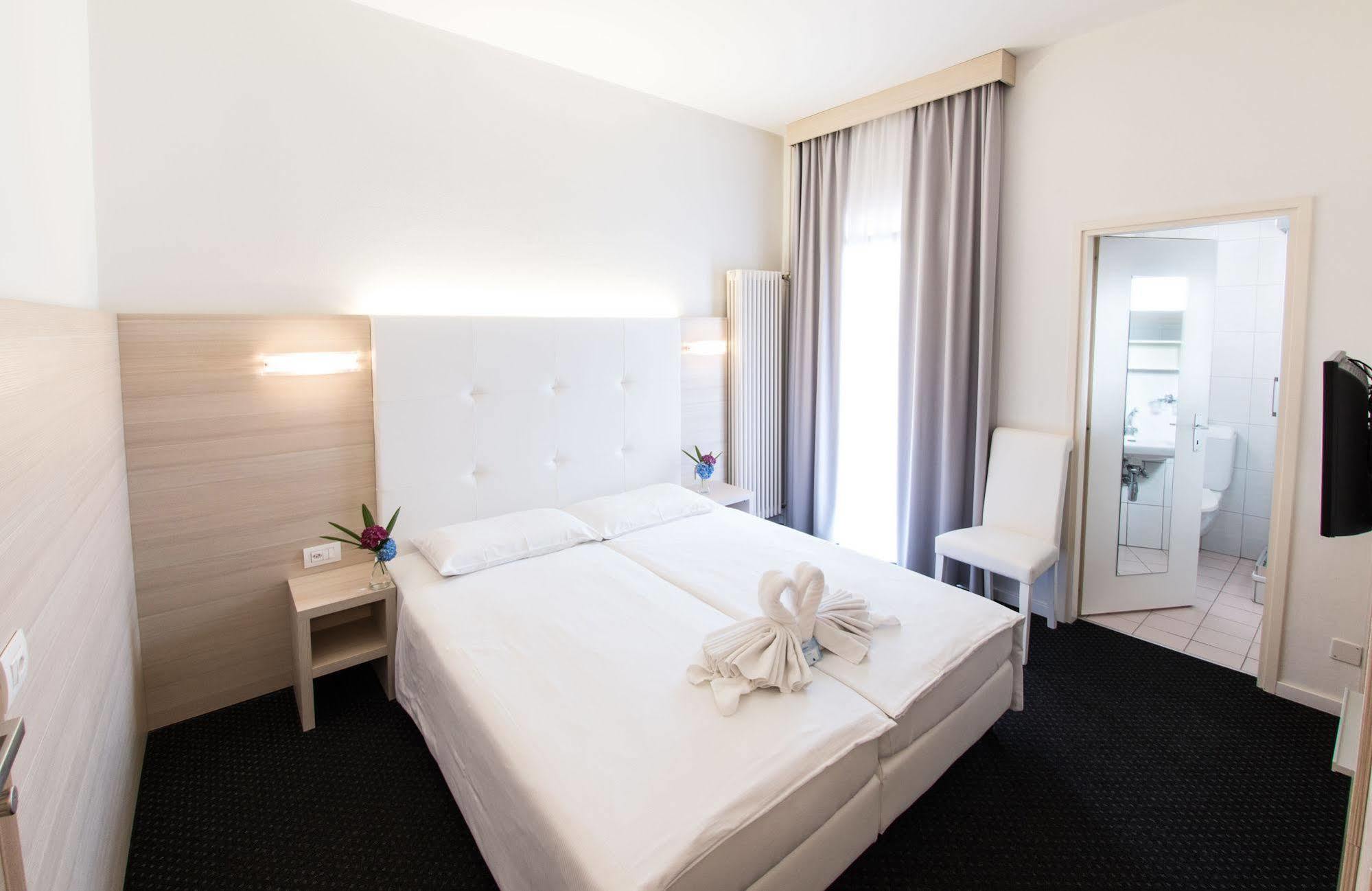 Hotel @ Locarno 3*